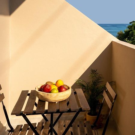 Seaside Living Rooms 라가나스 외부 사진