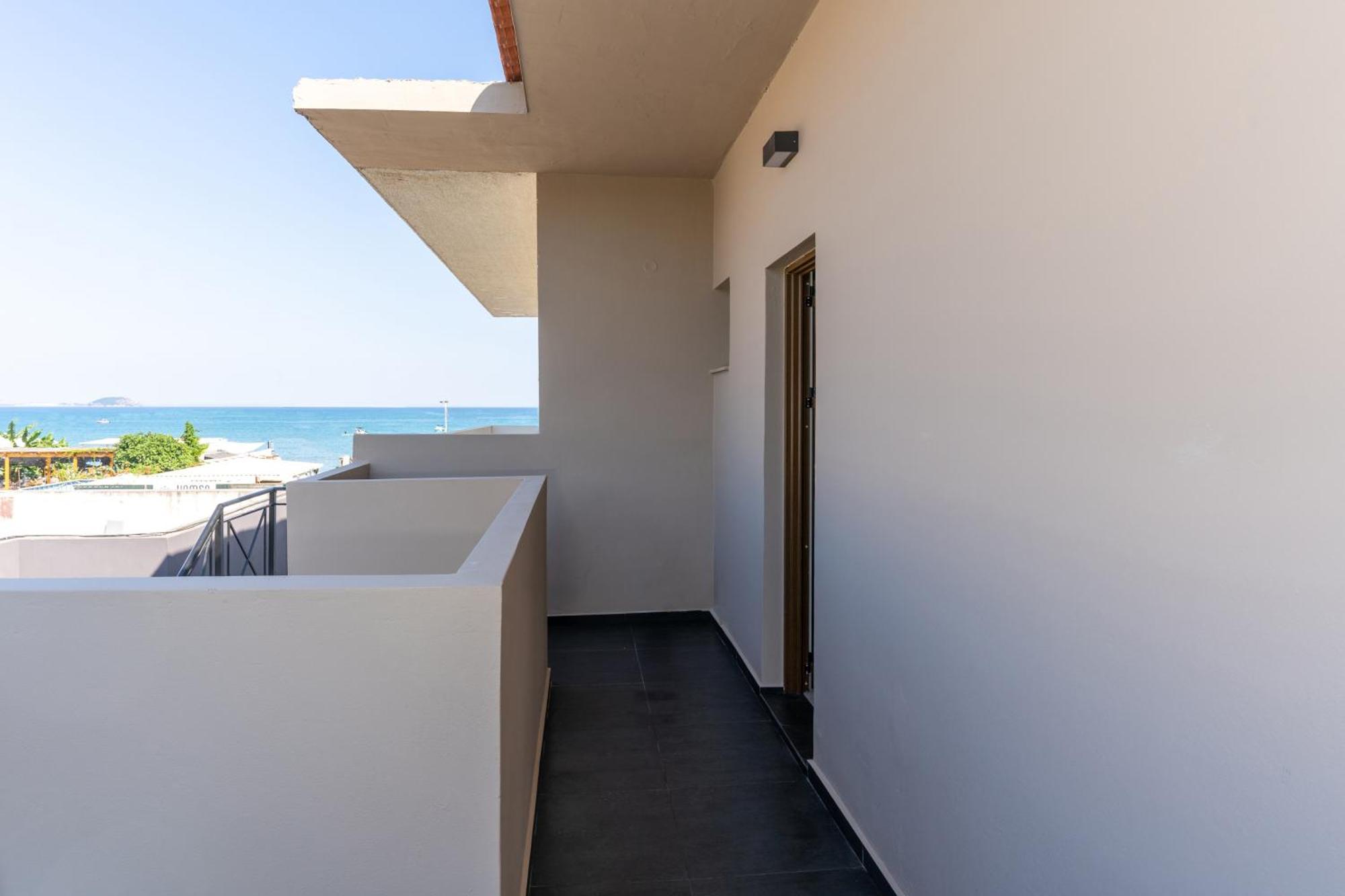 Seaside Living Rooms 라가나스 외부 사진